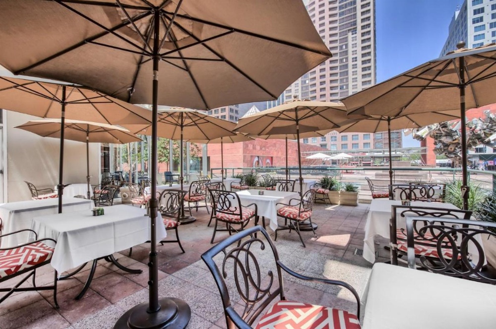 Omni Los Angeles Hotel At California Plaza