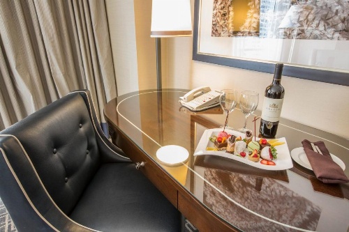 Omni Los Angeles Hotel At California Plaza image 18