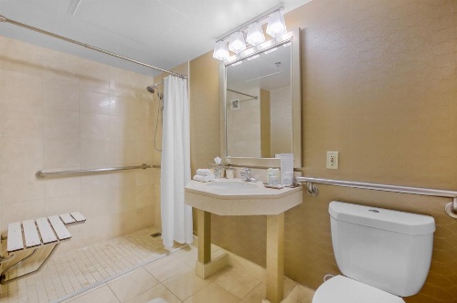 Omni Los Angeles Hotel At California Plaza image 22