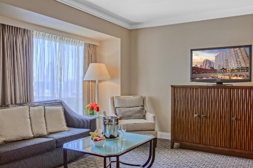 Omni Los Angeles Hotel At California Plaza image 24