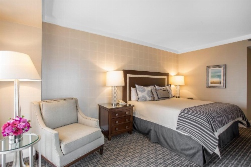 Omni Los Angeles Hotel At California Plaza image 4