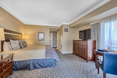 Omni Los Angeles Hotel At California Plaza image 5